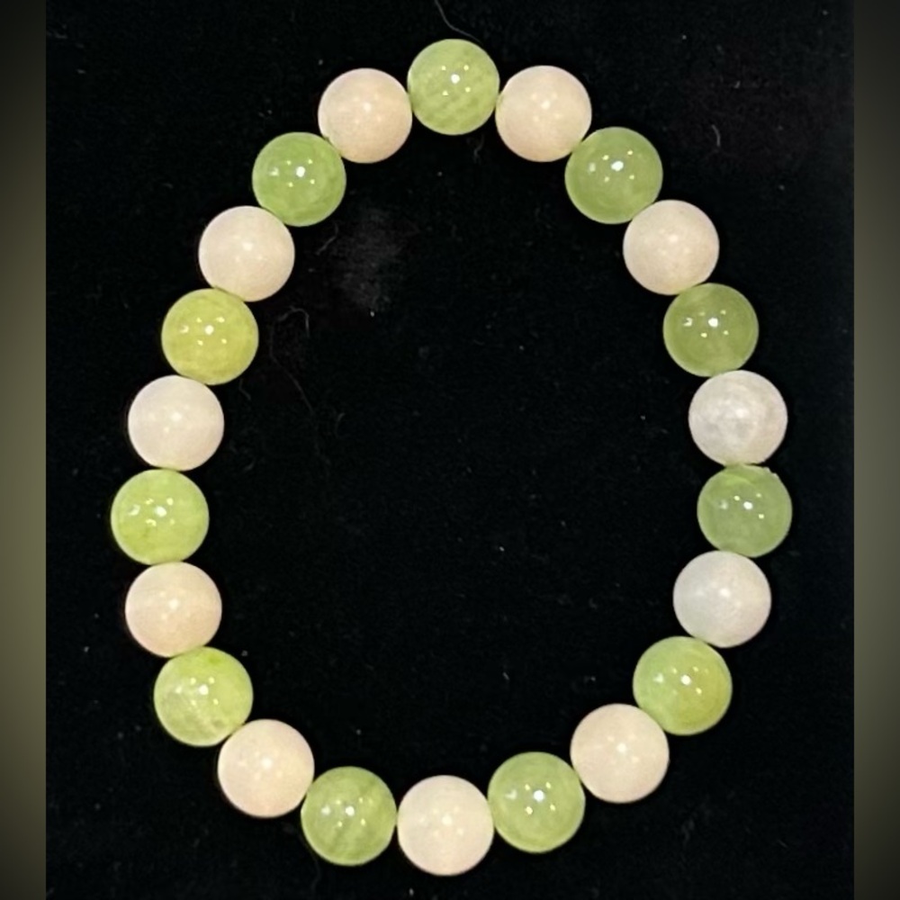 handmade beaded bracelet - ivory jade and green calcite